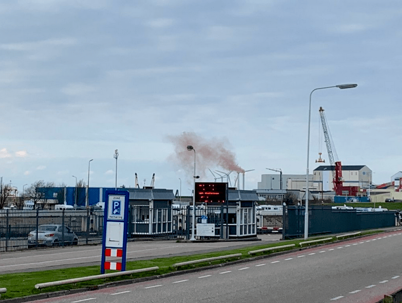 Omrin blaast leidingen schoon tijdens de opstart op 12 april